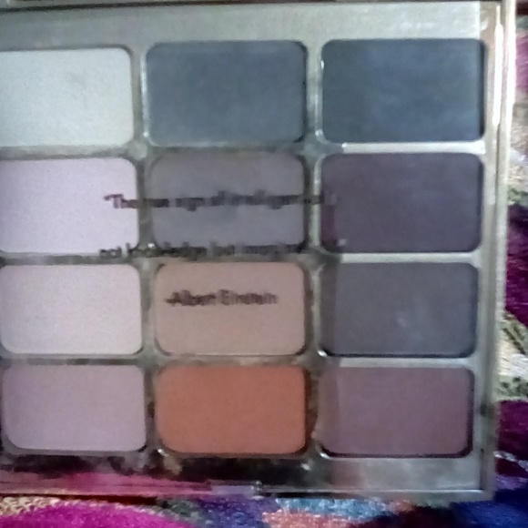 Stilla and Absolute Eyeshadow Palettes Lot of 2 - Picture 2 of 8